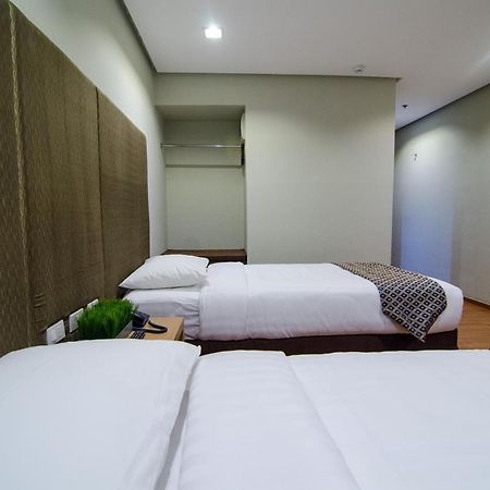 Madison Hotel Phl Iloilo City Kültér fotó