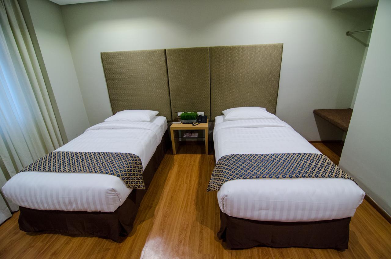 Madison Hotel Phl Iloilo City Kültér fotó
