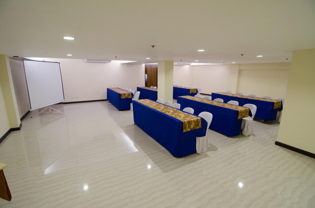 Madison Hotel Phl Iloilo City Kültér fotó