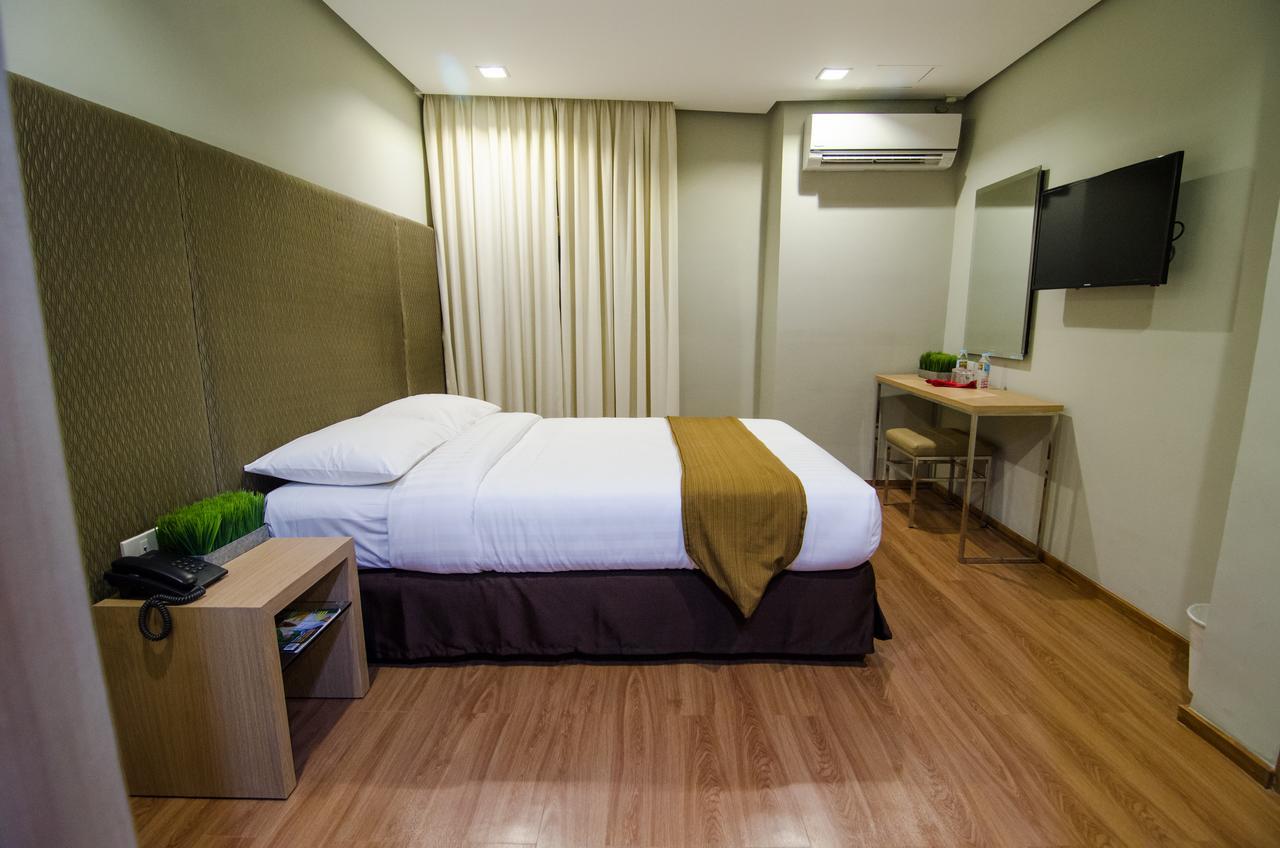 Madison Hotel Phl Iloilo City Kültér fotó