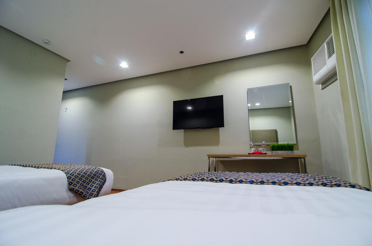 Madison Hotel Phl Iloilo City Kültér fotó